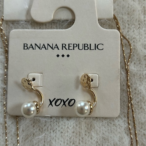 Banana Republic Gold and Cream Necklace Set and Earrings - Picture 2 of 3